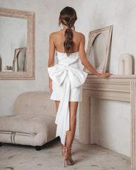 Attention Getter Strapless Bow Detailed Mini Dress